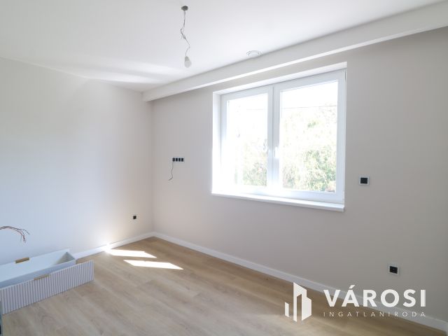 Baktói ikerház,minőségi kulcsrakész kivitelben.