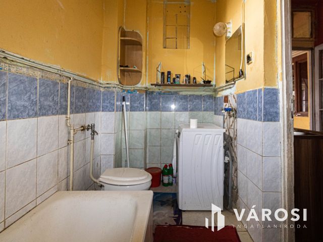 Sarkadon központhoz közeli családi ház eladó